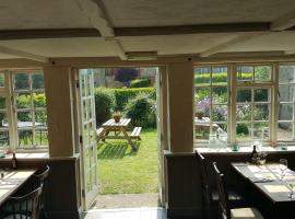 Crewe Arms，位于布拉克利的酒店