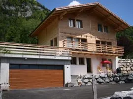 麦克小木屋酒店