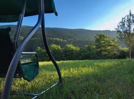 Cozy Villa with a beautiful view，位于皮亚特拉-尼亚姆茨的酒店