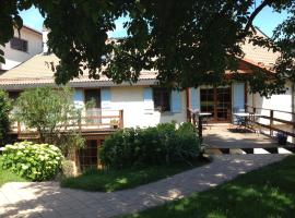 Le Pré，位于Juriens的酒店