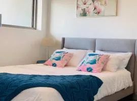 Beautiful Home close to Shopping Mall and Train Hornsby
