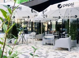 Holiday Inn Express Warsaw - Mokotow by IHG，位于华沙的酒店