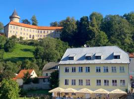Rožmberk Inn，位于伏尔塔瓦河畔罗日姆贝克的酒店