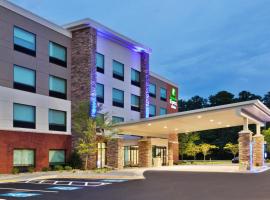 Holiday Inn Express & Suites - Fayetteville, an IHG Hotel，位于费耶特维尔的酒店