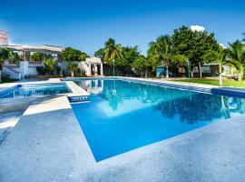 Capital O Oxtankah,chetumal bay，位于Calderitas的酒店