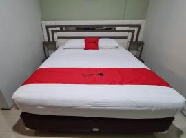 RedDoorz Plus @ Pamanukan，位于Pamanukan-hilir的酒店