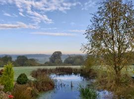 Kingfisher Nook at Waveney Farm，位于Hoxne的酒店