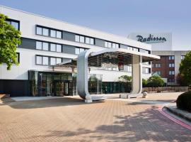 Radisson Hotel and Conference Centre London Heathrow，位于希灵登伦敦希思罗机场 - LHR附近的酒店