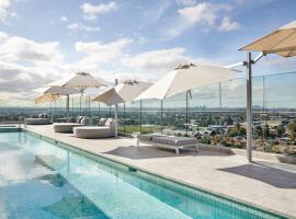 Crowne Plaza Sydney Burwood by IHG，位于悉尼的酒店