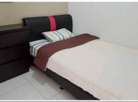 Syukur Guesthouse Syariah near Exit Toll Cikopo RedPartner，位于Cinangka的酒店