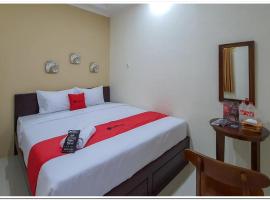 RedDoorz Syariah near Solo Square Mall，位于Lawean的酒店