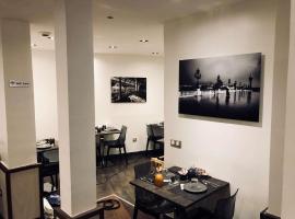 贝斯特韦斯特爱丽舍王宫酒店，位于巴黎的酒店