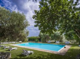 Agriturismo Borgo degli ulivi，位于卡尼卡蒂尼巴尼的酒店