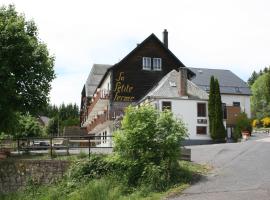 Auberge de la Petite Ferme, Super-Besse Est, The Originals Relais (Qualys-Hotel)，位于贝斯和圣阿纳斯泰斯的酒店