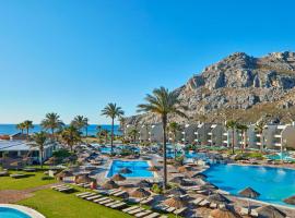 Atlantica Aegean Blue，位于科林比亚的酒店