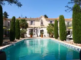 Villa de 11 chambres avec piscine privee jardin amenage et wifi a Saint Gilles