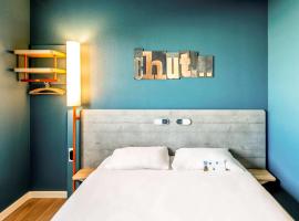 ibis budget Pertuis Portes du Luberon，位于佩尔蒂的酒店