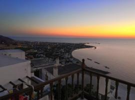 House in Skyros with an amazing sea view，位于斯基罗斯岛的酒店