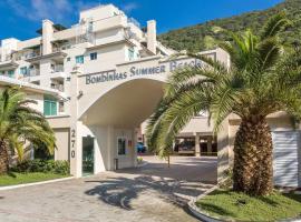 Apartamento Bombinhas Summer Beach，位于邦比尼亚斯的酒店