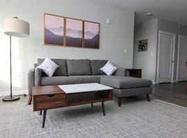 Luxury Apartment W Gym, Steps From Commuter Rail #2013，位于Reading的酒店