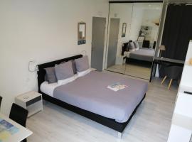 Chambre spacieuse, moderne et très confortable à Perros-Guirec，位于佩罗斯-吉雷克的家庭/亲子酒店