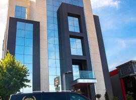 Hotel Diamond Prishtina，位于普里什蒂纳Železnička Stanica Rabovce附近的酒店