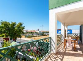 Holiday house in elite residential area of Faro，位于法鲁Forum Algarve Shopping Center附近的酒店