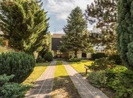 Yes, it is RETRO - Big Villa with Indoor Pool