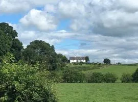 Jacquie's B&B -Dumfries-Room with a view - hot tub