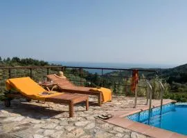 Alonissos Poikilma Villas - luxury villas in Alonissos in nature with private pools