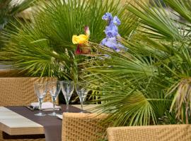 Logis Hôtel & Restaurant Le Pardaillan，位于Gondrin的酒店