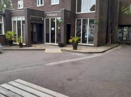 大道俱乐部旅馆，位于伯明翰的酒店