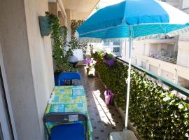 Chill Out Apartment, 2 mins from beach，位于尼斯Musee d'Art et d'Histoire Palais Massena附近的酒店