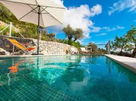 Villa Mancor Pool & Mountain Views