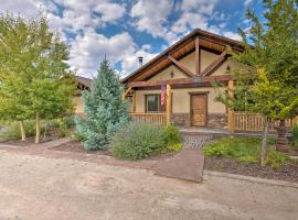 Secluded Sterling Abode Near Palisade State Park!，位于Sterling的度假屋