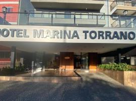 Hotel Marina Torrano，位于特林达迪神圣圣父大教堂附近的酒店