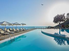 Atlantica Grand Mediterraneo Resort - Adults Only，位于Kompítsion埃尔蒙斯海滩附近的酒店