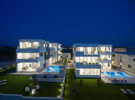 Apartments & Rooms Pool Villas Maris，位于诺瓦利娅的酒店