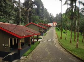 Surya Hotel & Resort，位于巴图拉登的酒店