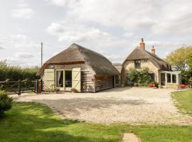 The Barn at Rapps Cottage，位于伊尔明斯特的度假屋