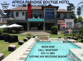 Africa Paradise - OR Tambo Airport Boutique Hotel，位于伯诺尼的Spa酒店