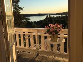 Leilighet i Sørlandshus i Son - Sjøutsikt - Nær Son Spa，位于索恩的酒店