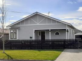 Te Waiharakeke Holiday Home，位于布伦海姆的乡村别墅