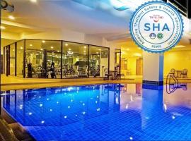 泰攀酒店 - SHA Plus Certified，位于曼谷阿索克的酒店