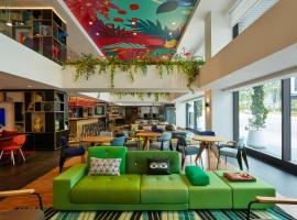 citizenM Kuala Lumpur Bukit Bintang，位于吉隆坡吉隆坡成功时代广场主题公园附近的酒店