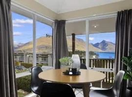 ULTIMATE CONVENIENCE, WALK-TO-TOWN TOWNHOUSE