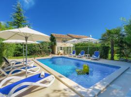 Holiday Home Hrelja by Interhome，位于泽敏的酒店