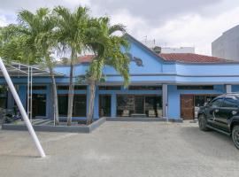 SUPER OYO 2320 Hotel Charvita，位于古邦的酒店