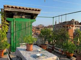 REGINA - ROMANTIC STUDIO near RIALTO