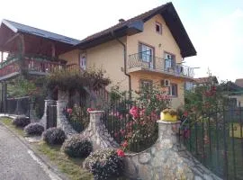 Prenoćište " Ruža"